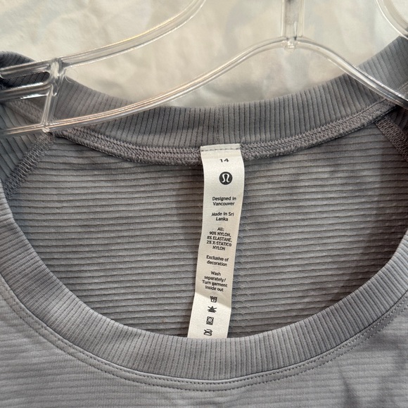 lululemon athletica Gray Tie-Dye Short Sleeve Tee - Picture 2 of 4